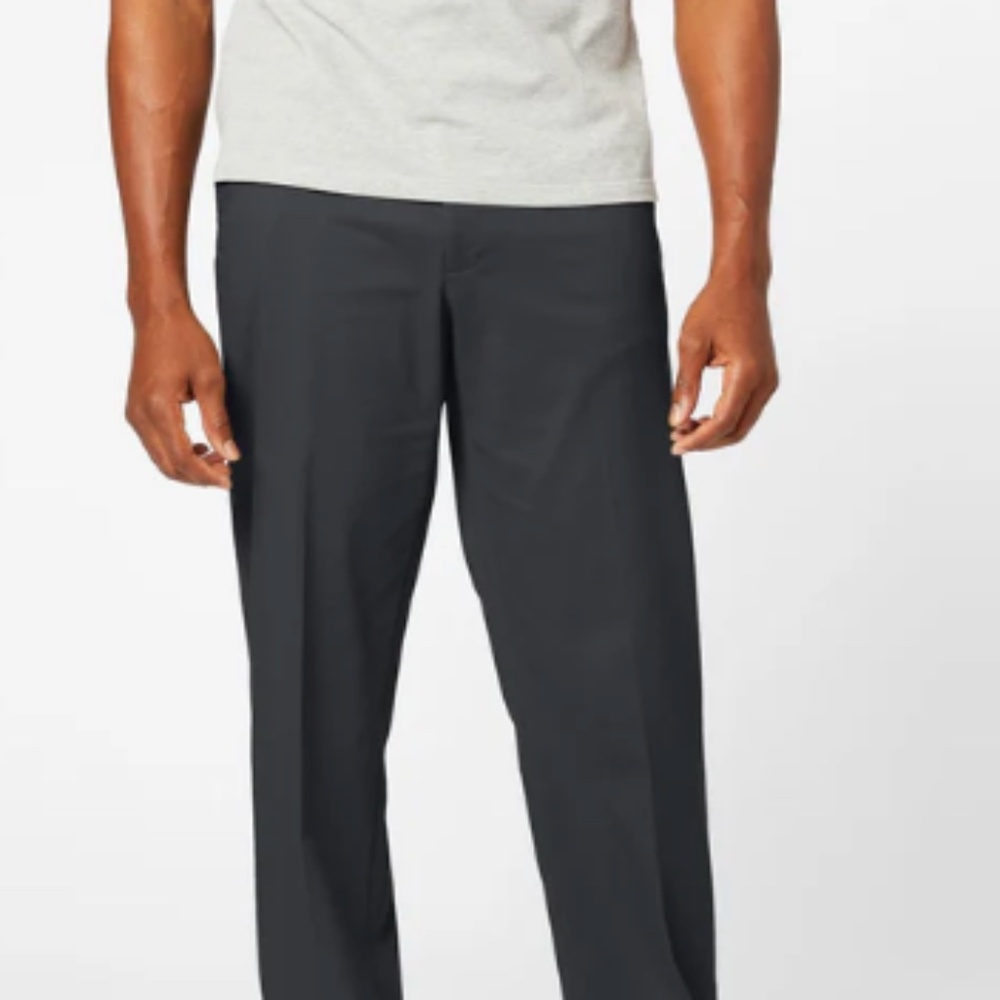 Dockers Comfort Khakis Relaxed Fit - Steelhead - Size 38 x 30